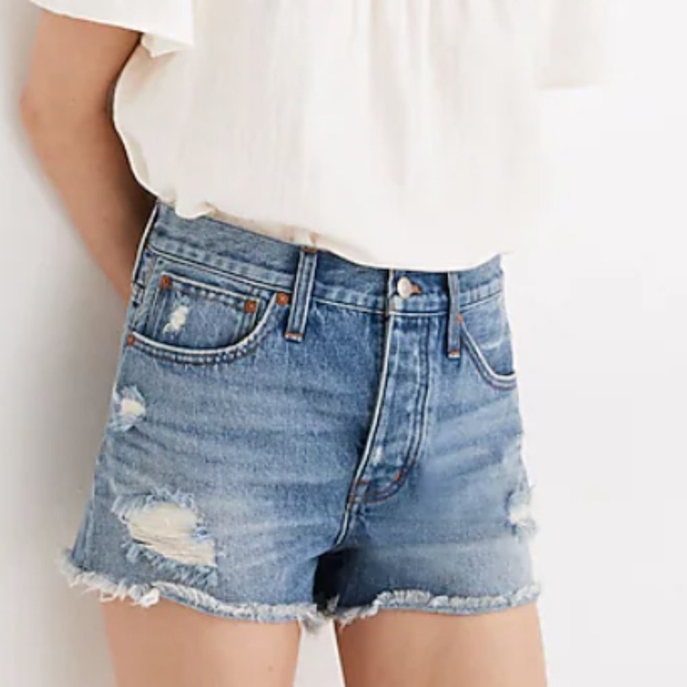 Madewell Relaxed Denim Shorts in Homecrest Wash: Ripped Edition